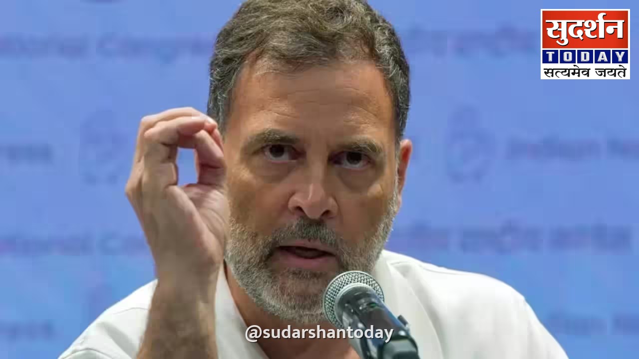 राहुल गांधी का पीएम मोदी पर तीखा हमला, कहा- ट्रंप के सामने झुकने के बजाय रीढ़ दिखाएं