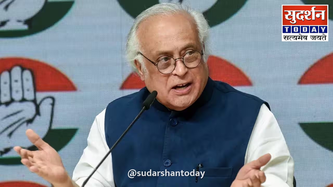 रूस प्रतिबंध कानून पर ट्रम्प के रुख के खिलाफ कांग्रेस का कड़ा रुख, कहा- 'जोरदार विरोध करें' रूस प्रतिबंध कानून पर ट्रम्प के रुख के खिलाफ कांग्रेस का कड़ा रुख, कहा- 'जोरदार विरोध करें'