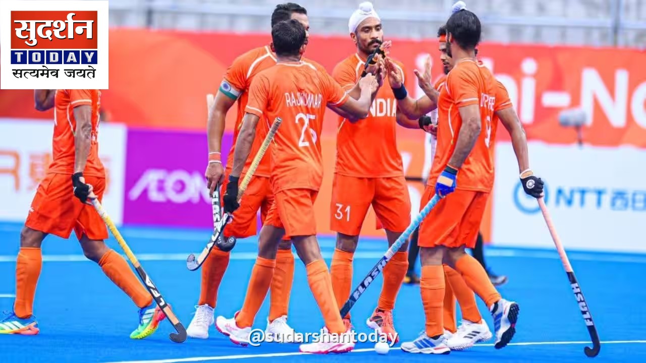 एशियाई खेलों में भारतीय हॉकी टीम की जर्सी का रंग बदला, भगवा रंग में दिखीं टीमें एशियाई खेलों में भारतीय हॉकी टीम की जर्सी का रंग बदला, भगवा रंग में दिखीं टीमें