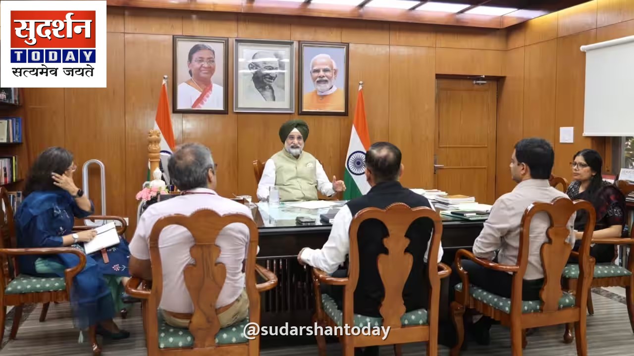 कालकाजी गैंगरेप के बाद दिल्ली के पार्कों में सुरक्षा सख्त, 'पिंक पुलिस' की होगी तैनाती कालकाजी गैंगरेप के बाद दिल्ली के पार्कों में सुरक्षा सख्त, 'पिंक पुलिस' की होगी तैनाती