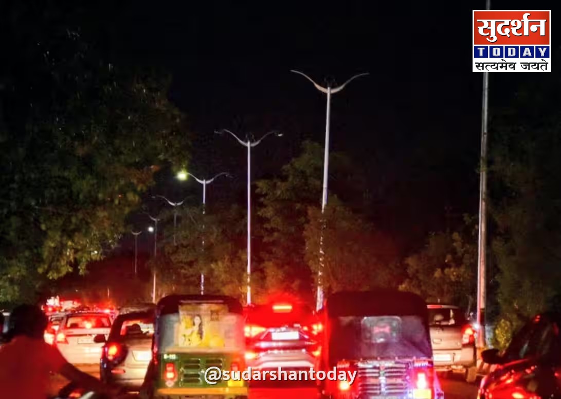 सोहना स्ट्रीटलाइट घोटाला: 8 अधिकारियों और 3 ठेकेदारों पर FIR दर्ज सोहना स्ट्रीटलाइट घोटाला: 8 अधिकारियों और 3 ठेकेदारों पर FIR दर्ज