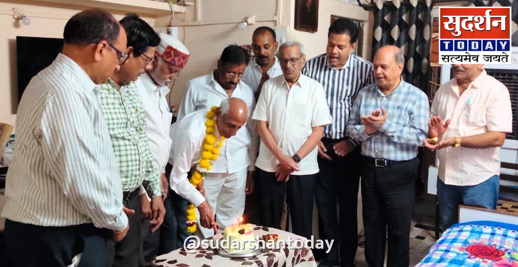 डॉ. हेमराज साहू के जन्मदिवस पर सम्मान में उमड़ा समाज, पुष्पहार-शॉल एवं तुलसी पौधा भेंट कर दी शुभकामनाएं Additional news photo 2