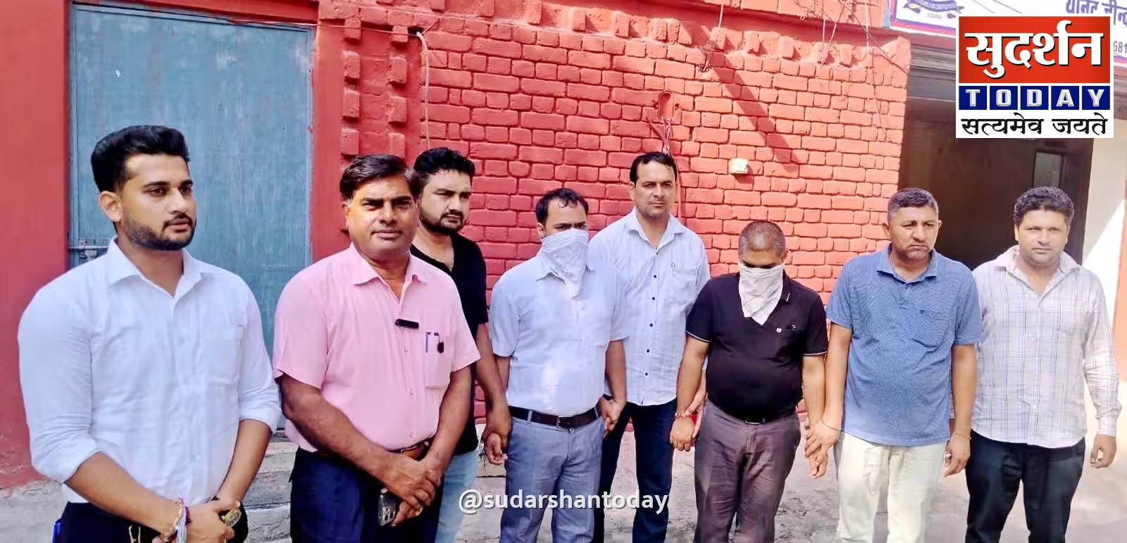 GST विभाग के ETO और CA को ACB ने 3 लाख रुपये की रिश्वत लेते रंगे हाथों दबोचा GST विभाग के ETO और CA को ACB ने 3 लाख रुपये की रिश्वत लेते रंगे हाथों दबोचा