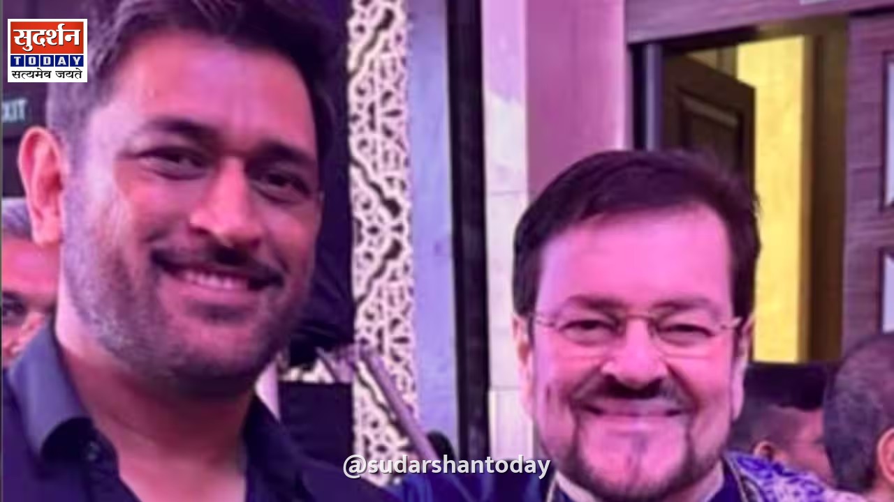 एमएस धोनी ने दिग्गज गायक नितिन मुकेश से की मुलाकात, बोले- 'थला इज ए रीजन' एमएस धोनी ने दिग्गज गायक नितिन मुकेश से की मुलाकात, बोले- 'थला इज ए रीजन'